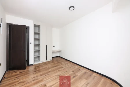 245 Peponi - 12