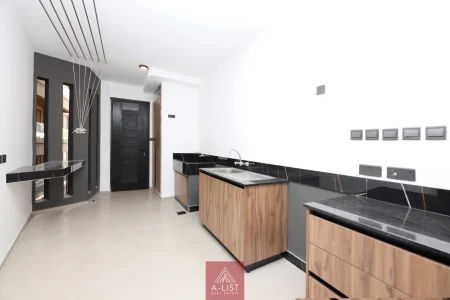 245 Peponi - 25