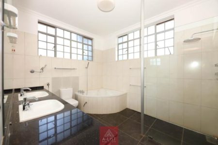 4 Bedroom Townhouse5