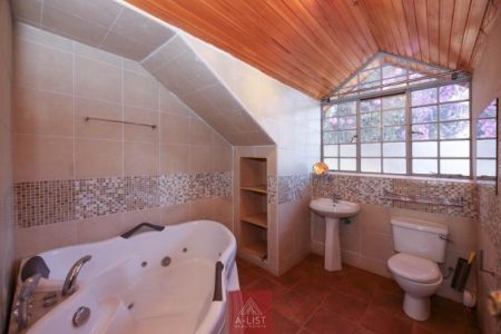 4 Bedroom Townhouse8