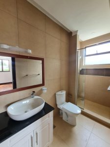 6 Bedroom Ambassadorial House10