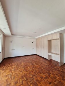 6 Bedroom Ambassadorial House11