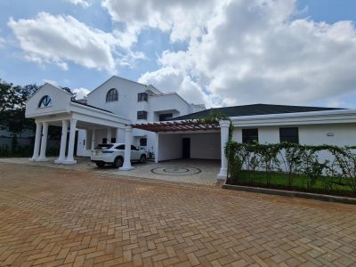 6 Bedroom Ambassadorial House3