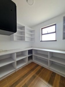 6 Bedroom Ambassadorial House7