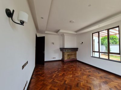 6 Bedroom Ambassadorial House9