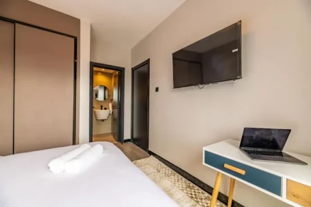 ESCADA 2BR FURNISHED (8)