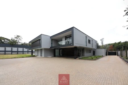 Nyari 6BR Villa - 1